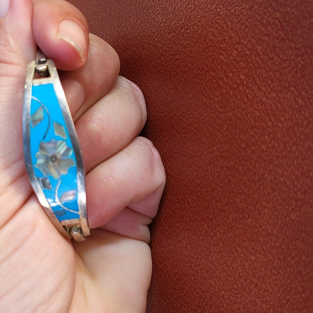 Child Size Blue Floral Inlay Hinged Bracelet